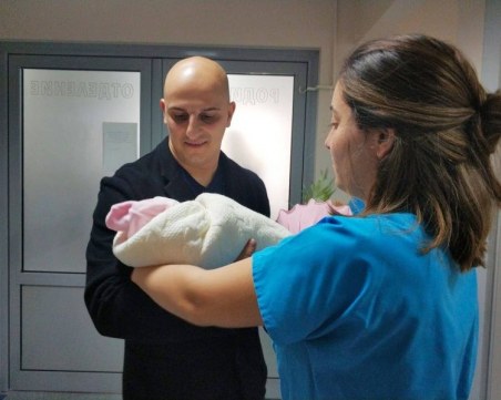 364 бебета са проплакали в болница в Пловдив по време на извънредното положение