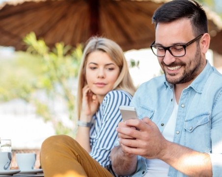 6 знака, че той се оглежда за нещо по-добро, докато е с вас