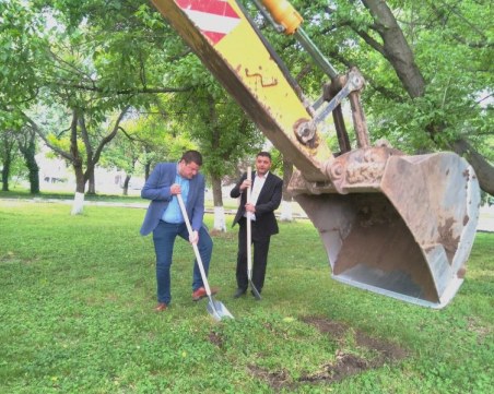 Нова площадка за отдих и игра изграждат в село Златитрап