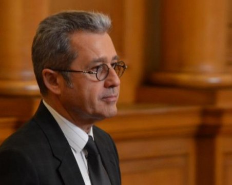 Създадоха временна COVID-комисия, която да следи за разходите