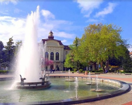 Красиви фонтани отново ще радват пловдивчани и гости на града