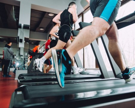 След моловете: Отварят и фитнесите у нас