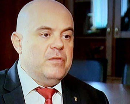 Гешев: Само в България държавата се молеше на нарушителите да спазат правилата