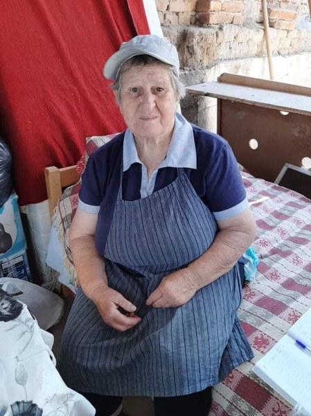 Хората от Раковски се обединиха в помощ на 70-годишната баба Иванка, която живее в полуразрушена къща