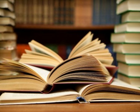 Каракачанов: ДДС-то на книги да се намали само за българските автори