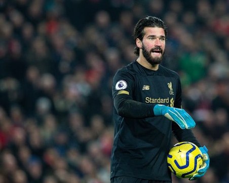 Нападателите най-застрашени от зараза при подновяването на мачовете