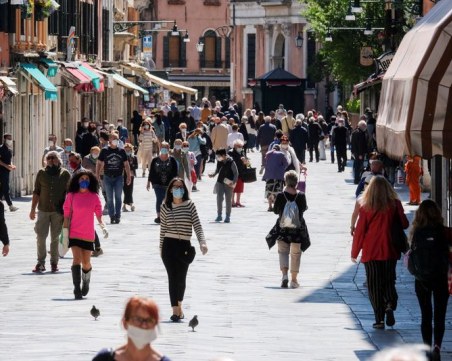 В Португалия отвориха училища, ресторанти и музеи