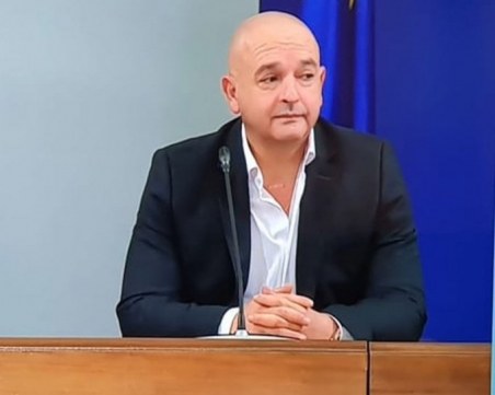 Мутафчийски: Групов имунитет се изгражда с ваксинация