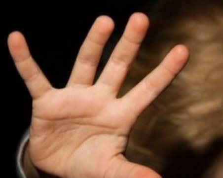 Близо година: Дядо блудства с двамата си внука, децата нямали 14 години