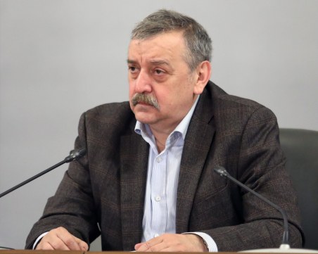 Проф. Тодор Кантарджиев обясни от какво зависи тежестта на инфекцията