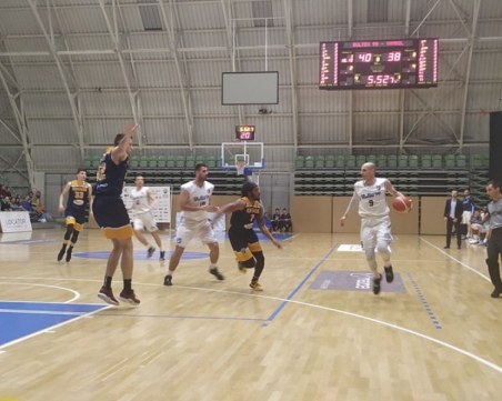 Академик Бултекс 99 иска да се бори на три фронта през новия сезон