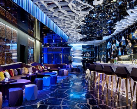 Европейска страна отваря баровете, игралните зали и фитнесите