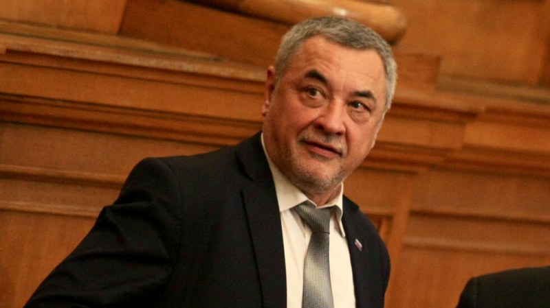 Валери Симеонов: След Божков идва ред на Валентин Златев, след горивата - мобилните оператори