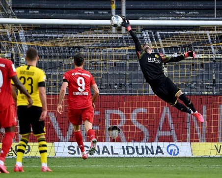 Байерн отказа Борусия Д - докосва осма поредна титла