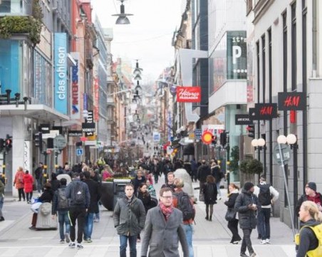 Обвиниха шведските власти в хазарт с живота на гражданите