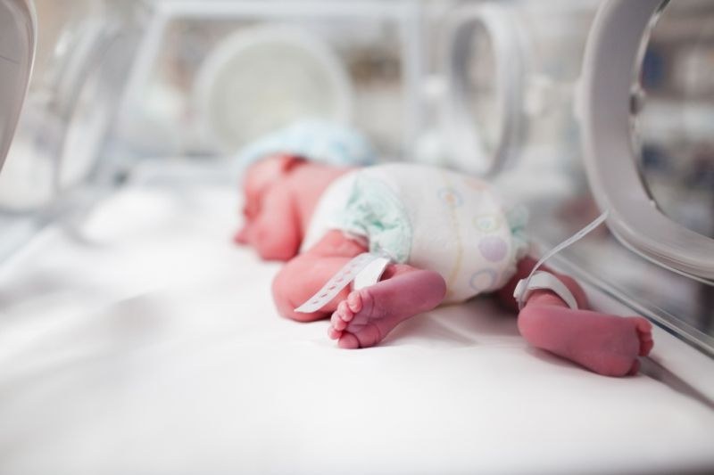 Родилка от Пловдив не може да гушне бебето си заради коронавируса