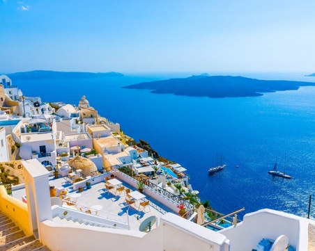 Гръцкото правителство раздели страната на три рискови зони