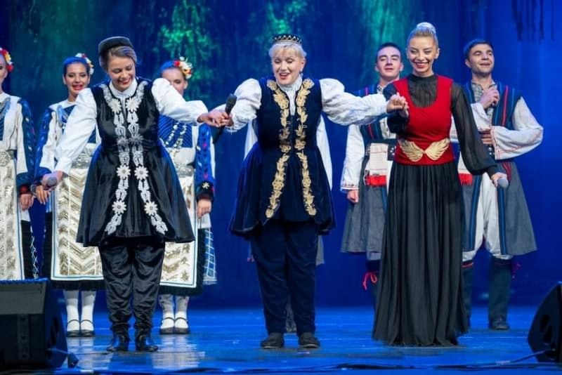 Пловдив танцува и пее с Николина Чакърдъкова