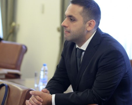 Караниколов: В държавните бензиностанции цените ще са реални