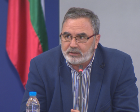 Маските няма да паднат скоро