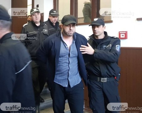 Пеньо Мангъров в съда: Прокурорът лъже! Вярва на две плеймейтки