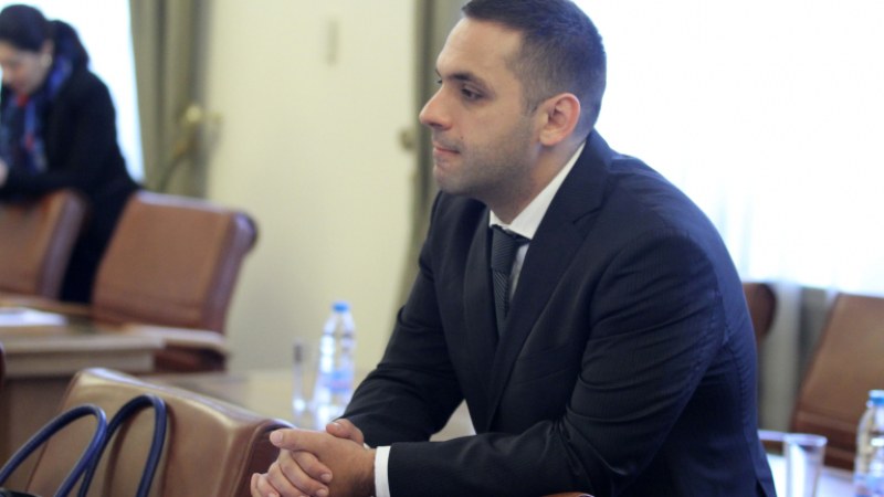 Караниколов: В държавните бензиностанции цените ще са реални
