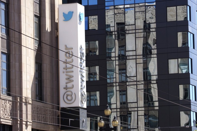 Twitter обясни защо маркира постовете на Тръмп като