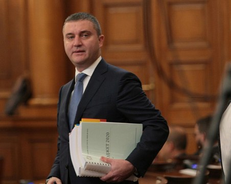 Горанов: За 4 години Комисията по хазарта е направила 3137 проверки