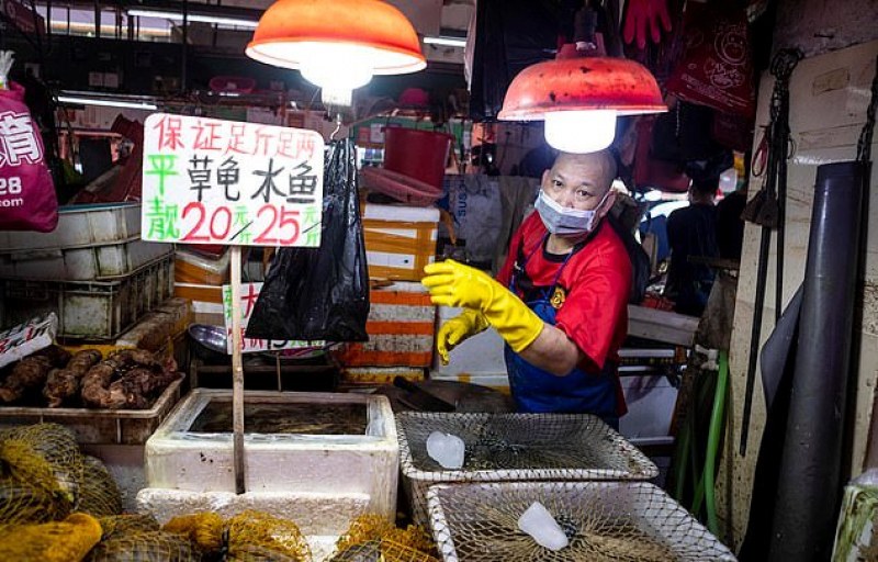 В Китай: Пазарът в Ухан не е източник, а жертва на вируса
