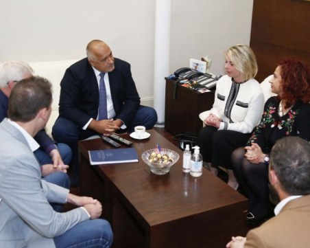 Борисов проведе важна среща, разхлабват още мерки