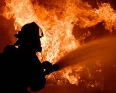 Училище в Първомай се запали