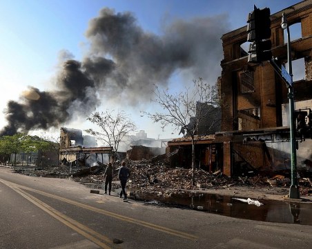 В Минесота: Терористи и наркокартели яхнаха протестите