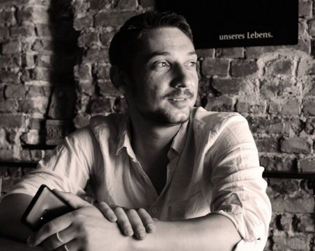 Христо Бозуков разказва какво го е провирало за изложбата