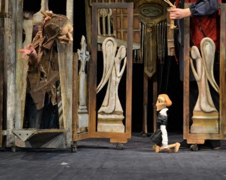 Кукленият театър в Пловдив радва малките зрители с програма на открито