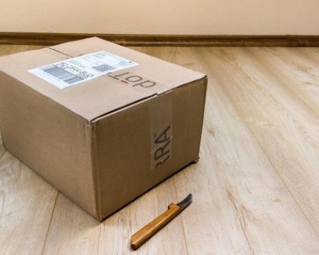 Голямо куриерска компания у нас слагала такса 