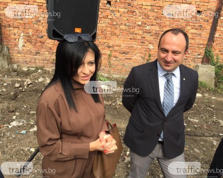 Куриоз: Зрелостници в Пловдив отидоха на матурите без документи, върнаха ги