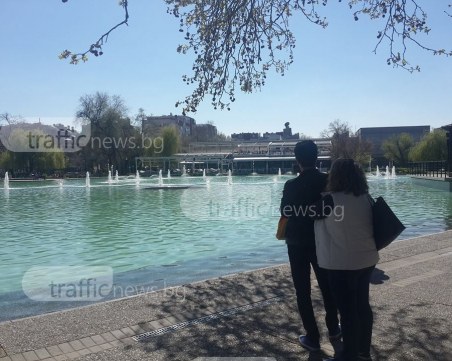 От днес: Пускат пеещите фонтани в Пловдив