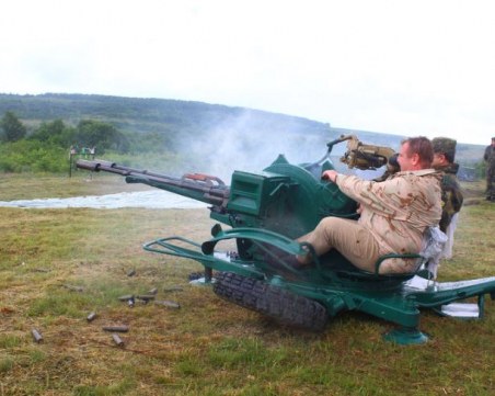 Каракачанов стреля с 