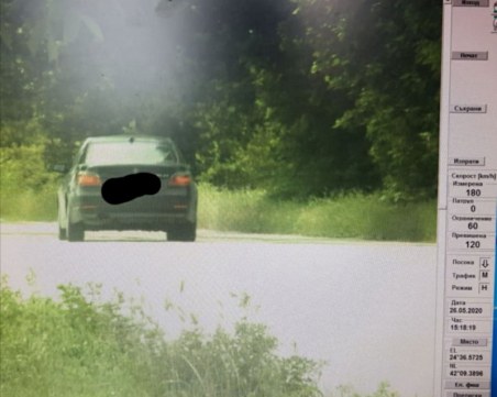 Джигит с БМВ лети със 180 км/ч по пловдивски булевард