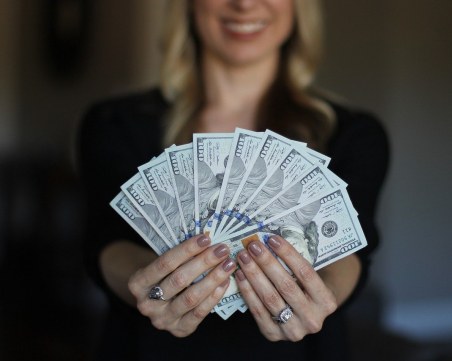 Списъкът на жените милионери се увеличи след скъп развод