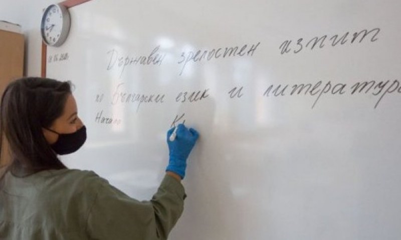 49 хиляди зрелостници на матура и днес! Масово са избрали чужд език