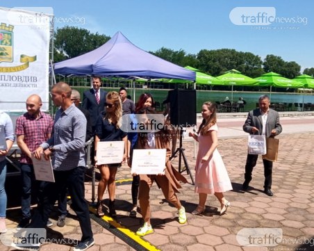 Биоразградим стол и платформа за български автори - сред най-иновативните проекти на младия Пловдив