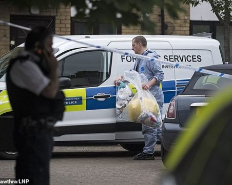 Дете и мъж са в критично състояние след стрелба в Лондон