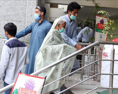 Епидемията в Европа затихва, COVID-19 поразява отново Азия и американските континенти