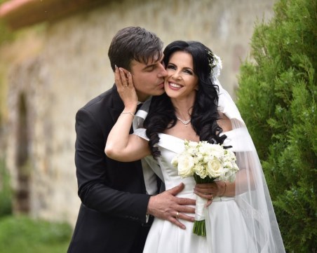 Роси Пейчева след сватбата: Цял живот мечтаех да се видя в бяло! Направих го на 46 и съм щастлива