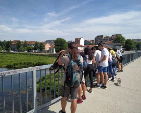 Десетокласници от Пловдив изучават птиците по Марица