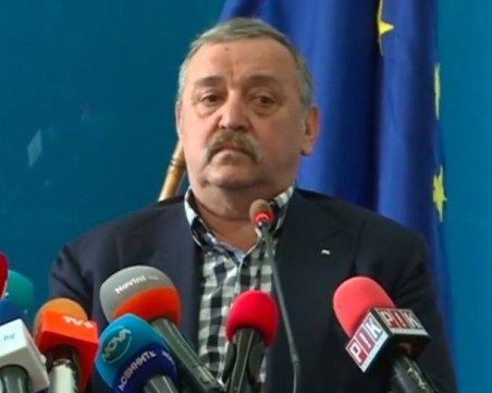 Кантарджиев: Нямаме интерес да лъжем - нито за тестовете, нито за починалите