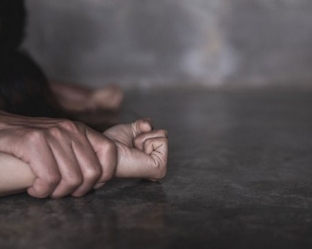 Мъж изнасили своя позната, дебнал за липсата на съпруга