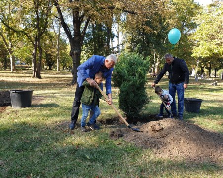 Преди финала: Зико разколебан за новото мегапредприятие с 1358 души, мисли нова структура