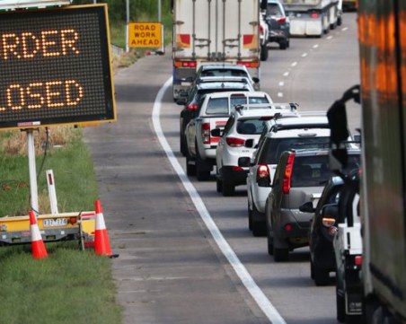 До кога ще останат затворени границите на Европейския съюз? COVID-19 не иска да си тръгне